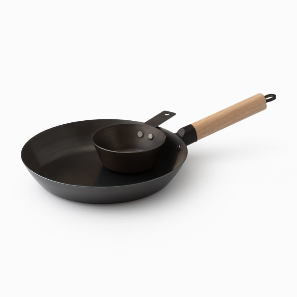 オーブンでも使える鉄フライパン26cm（スタンド付き） PAN-01